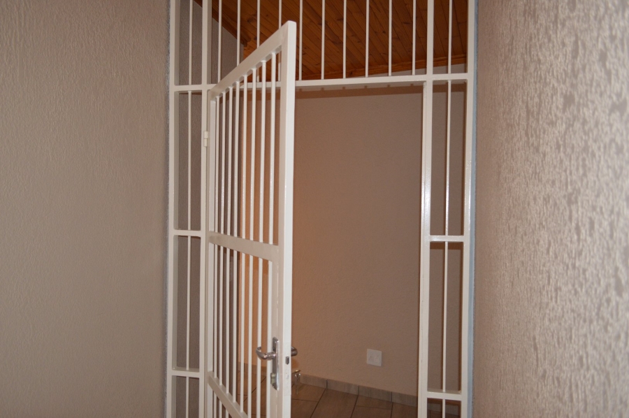 5 Bedroom Property for Sale in Wilkoppies North West